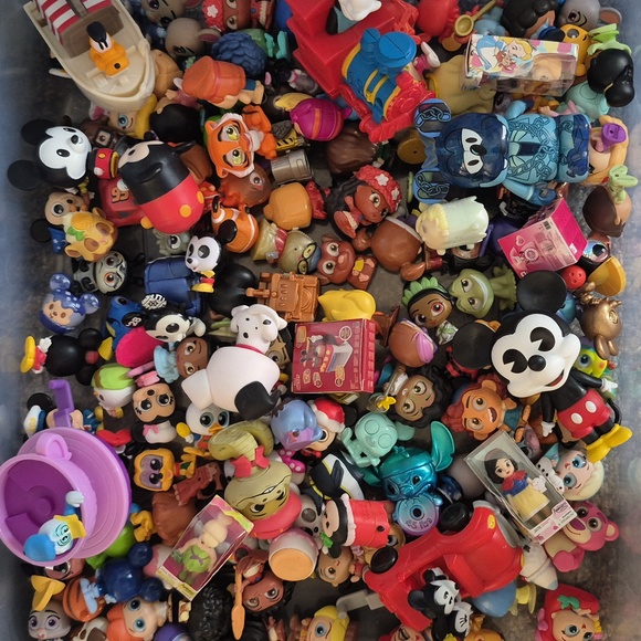 Disney Colorful Action Figure Collection - Picture 8 of 8